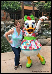 What you need to know about meeting characters at Aulani, including the lovely Daisy Duck. The system works a bit differently than it does at the Disney Parks.
